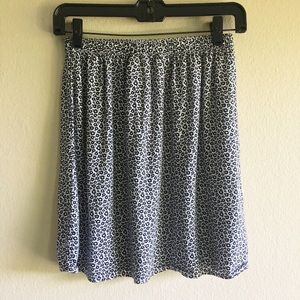 H&M Black/White Daisy Print Skirt🌼